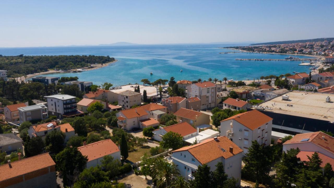 Pool Apartments Galeb Novalja Exterior foto